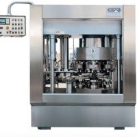 Masini de umplut, dozat si inchis conserve